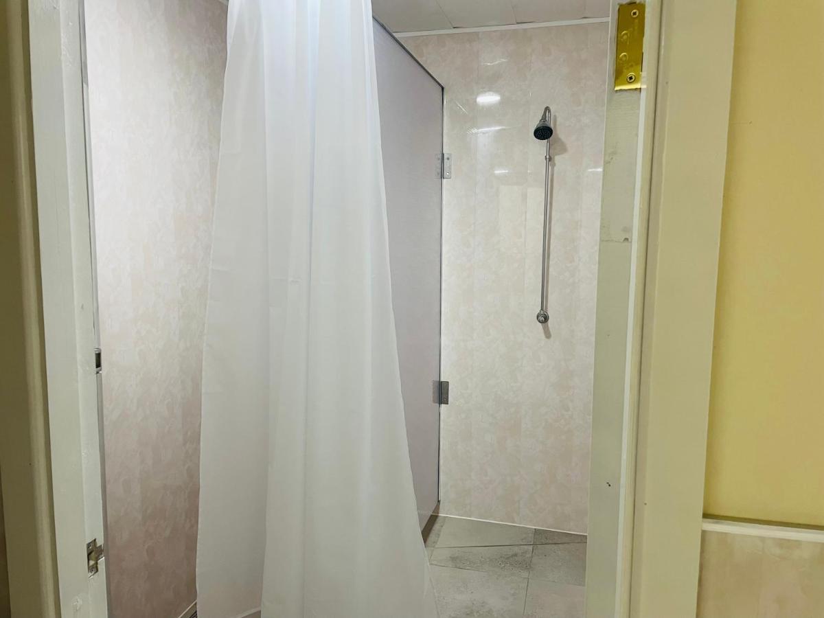 Greenway & Copper Coast Hostel Bunmahon Экстерьер фото